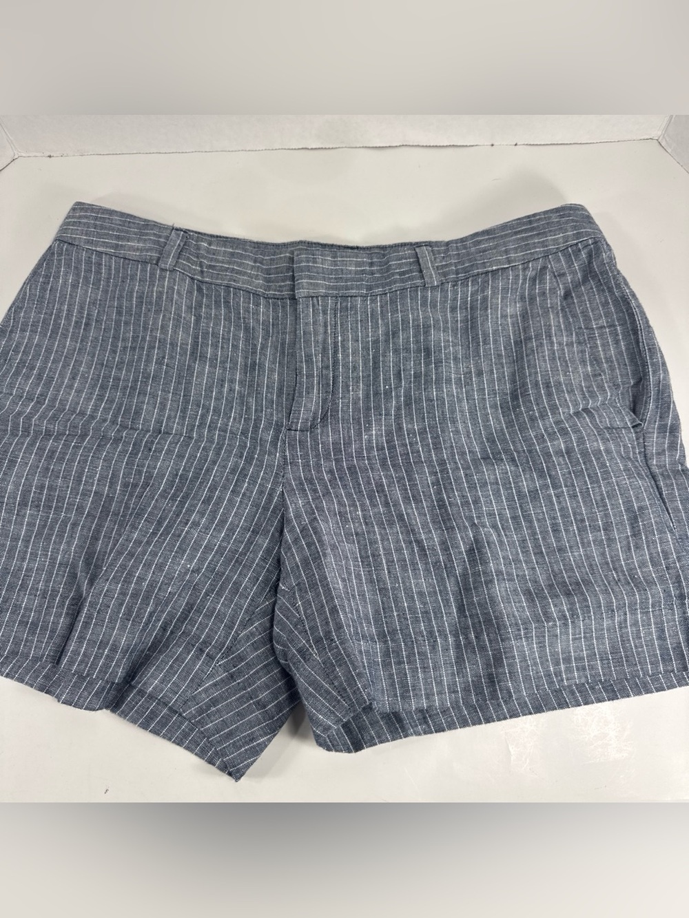 Women's Pinstripe Linen-Blend Shorts - Grey/Blue